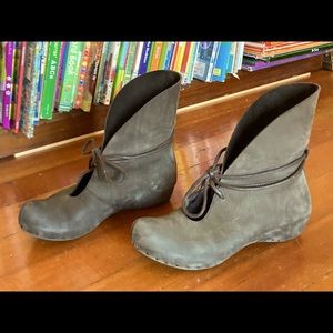 Vialis Booties 38 8 Brown Soft Suede